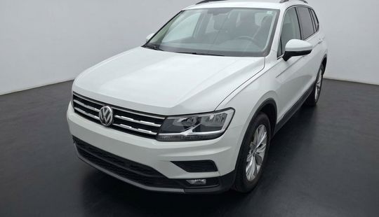 Volkswagen • Tiguan