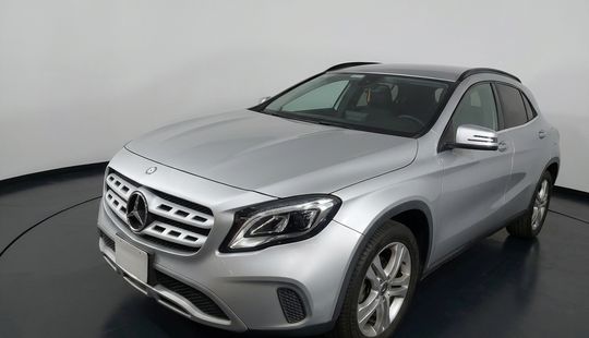 Mercedes Benz • Clase GLA