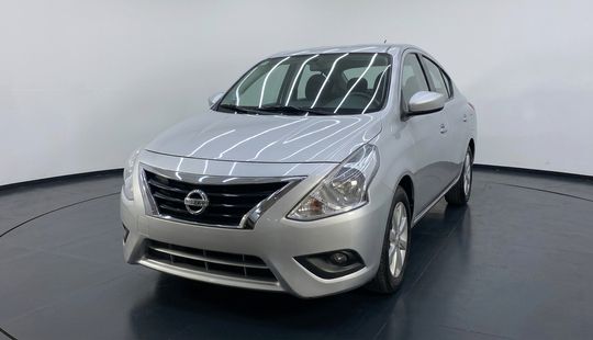 Nissan • Versa