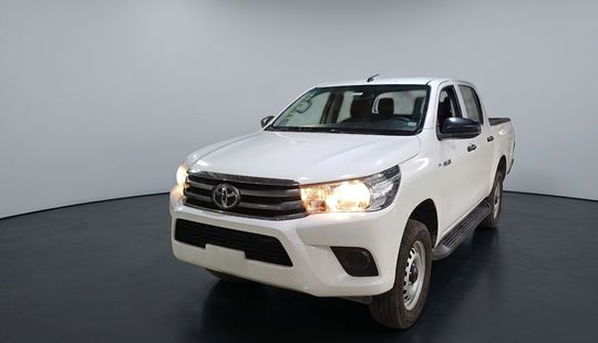 Toyota • Hilux