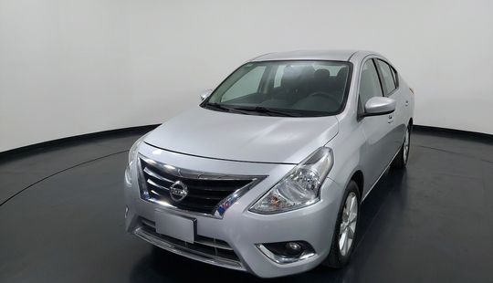 Nissan • Versa