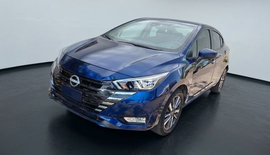 Nissan • Versa