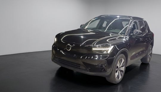 Volvo • XC40