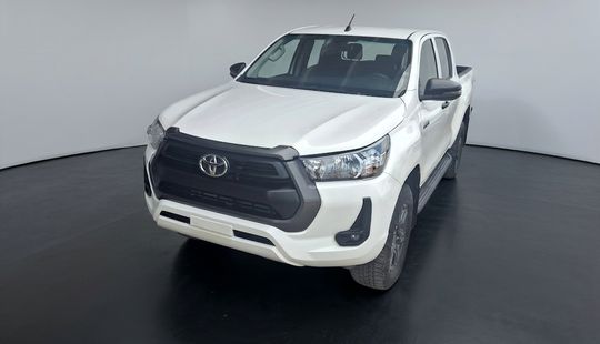 Toyota • Hilux