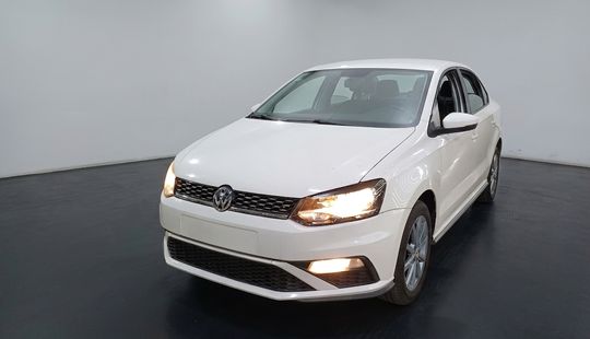 Volkswagen • Vento