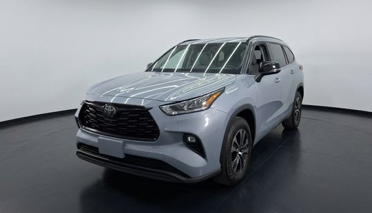 Toyota • Highlander