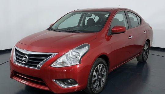 Nissan • Versa