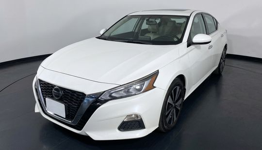 Nissan • Altima