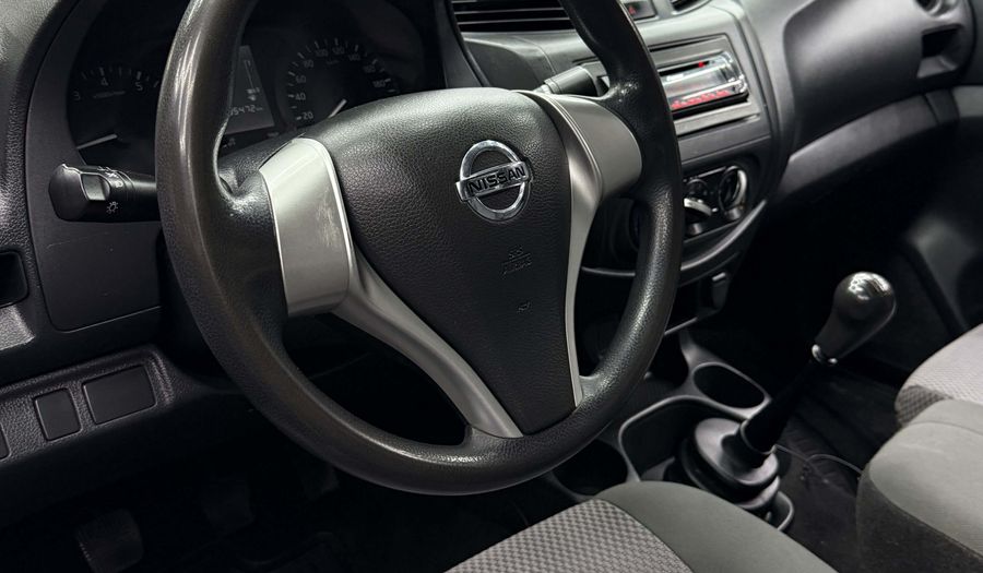 Nissan Np300 2.5 ESTACAS TM DH PAQ. SEG. 6VEL Pickup 2018