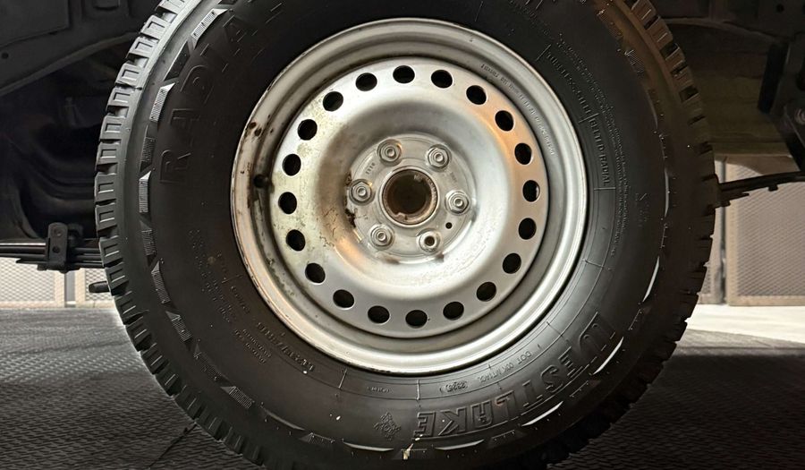 Nissan Np300 2.5 ESTACAS TM DH PAQ. SEG. 6VEL Pickup 2018