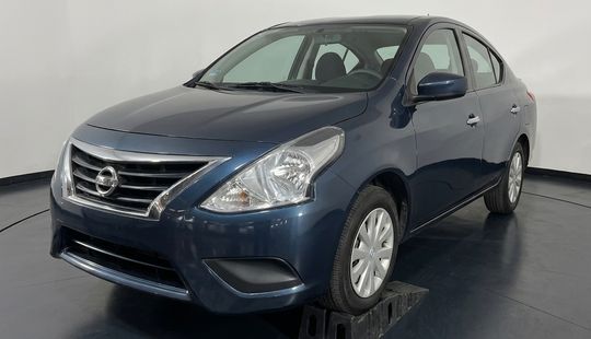 Nissan • Versa