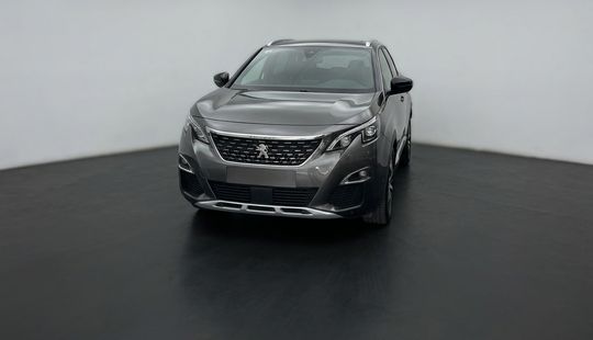 Peugeot • 5008