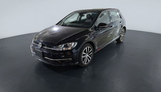 Volkswagen • Golf
