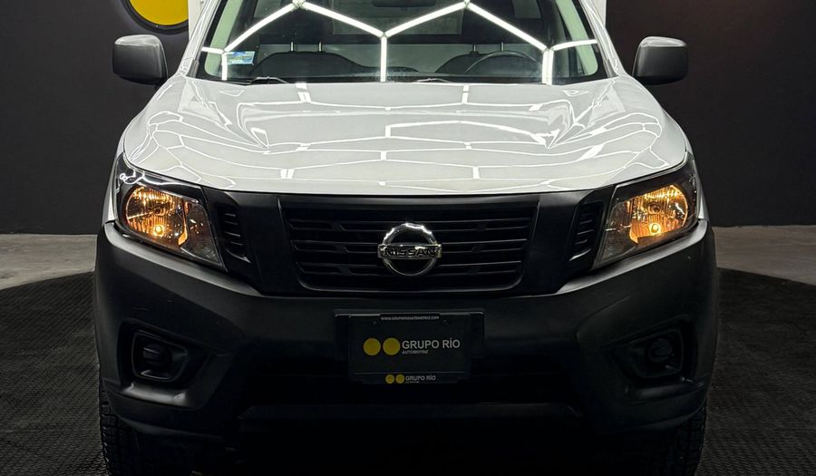 Nissan Np300 2.5 ESTACAS TM DH PAQ. SEG. 6VEL Pickup 2018