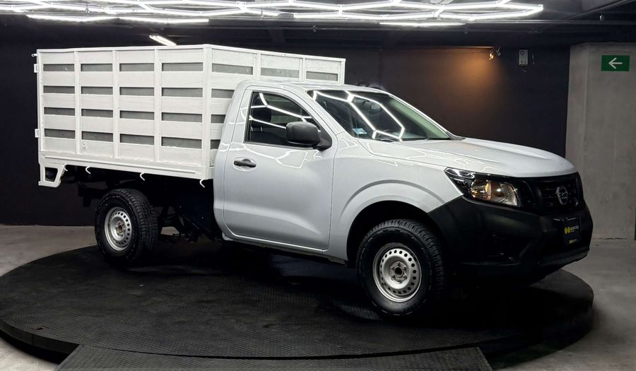 Nissan Np300 2.5 ESTACAS TM DH PAQ. SEG. 6VEL Pickup 2018