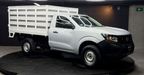Nissan Np300 2.5 ESTACAS TM DH PAQ. SEG. 6VEL Pickup 2018