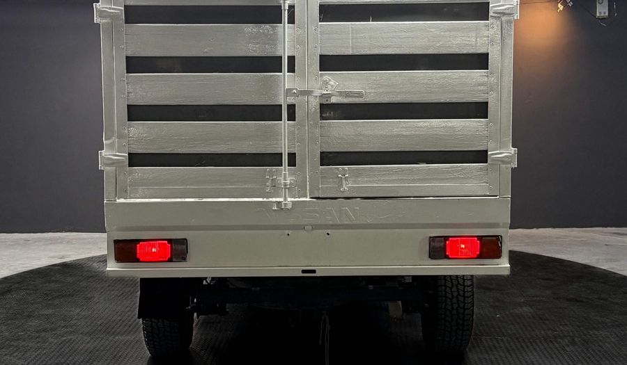 Nissan Np300 2.5 ESTACAS TM DH PAQ. SEG. 6VEL Pickup 2018