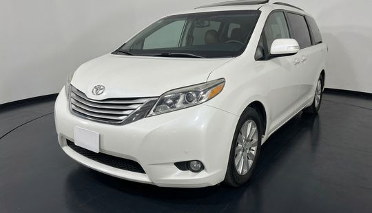 Toyota • Sienna