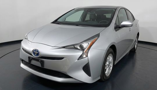 Toyota • Prius