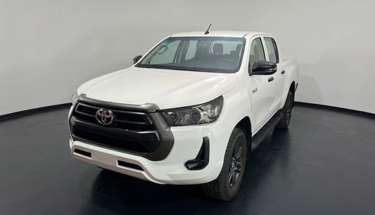 Toyota • Hilux