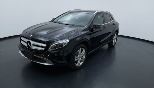 Mercedes Benz • Clase GLA