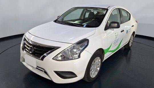 Nissan • Versa