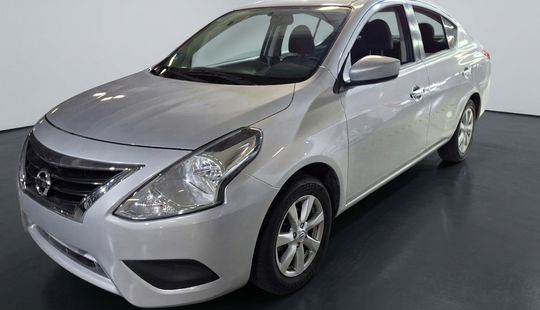Nissan • Versa