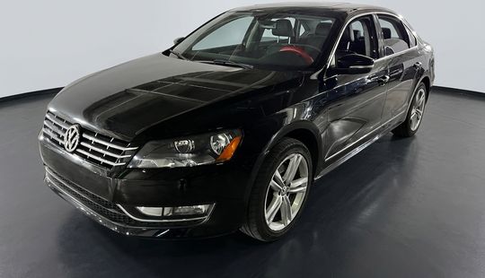 Volkswagen • Passat