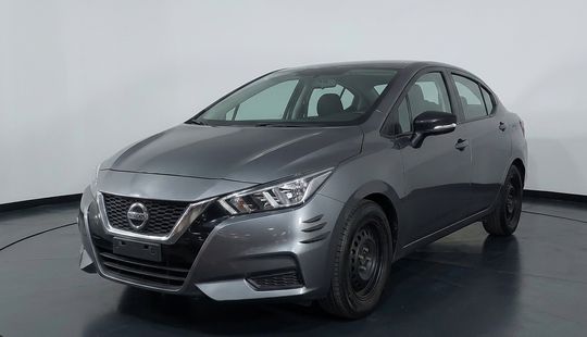 Nissan • Versa