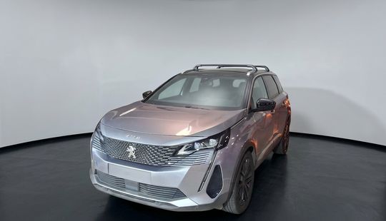 Peugeot • 5008