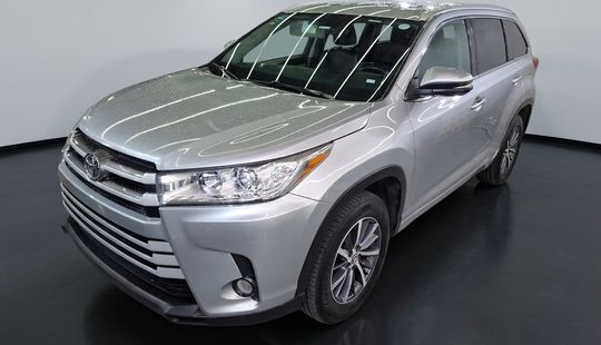 Toyota • Highlander