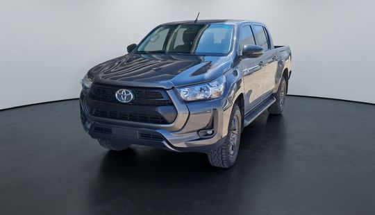 Toyota • Hilux