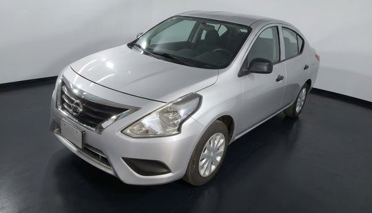 Nissan • Versa