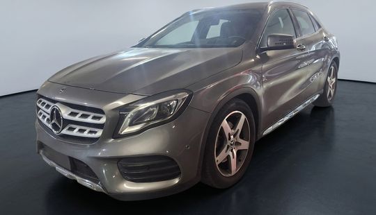 Mercedes Benz • Clase GLA