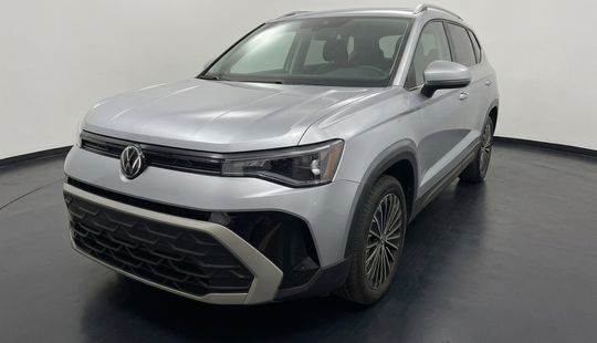 Volkswagen • Taos