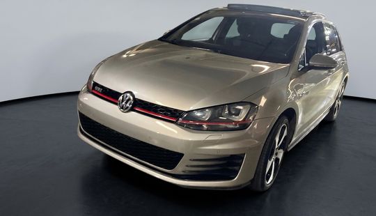 Volkswagen • Golf