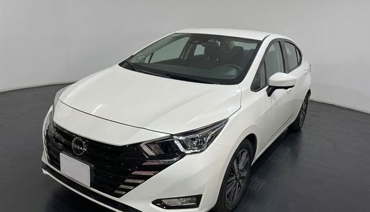 Nissan • Versa