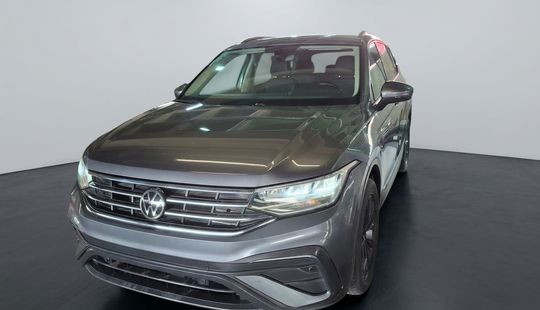 Volkswagen • Tiguan
