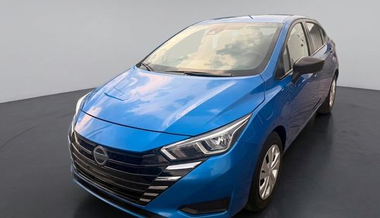 Nissan • Versa