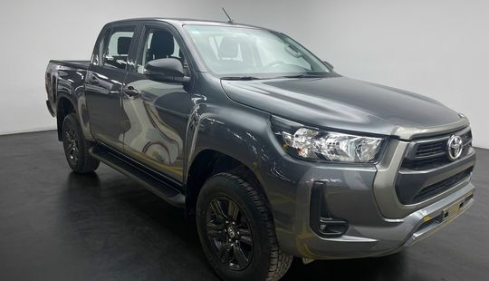 Toyota • Hilux