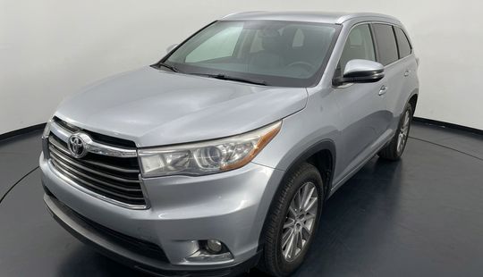 Toyota • Highlander