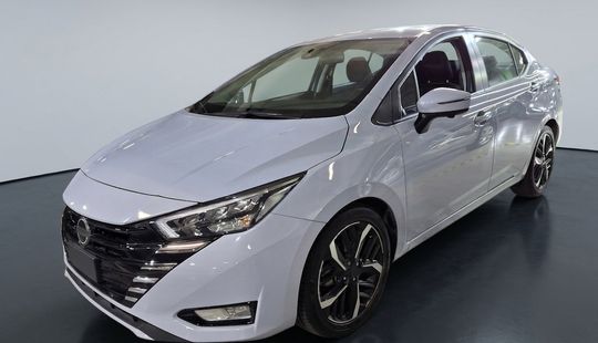Nissan • Versa