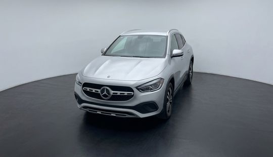 Mercedes Benz • Clase GLA