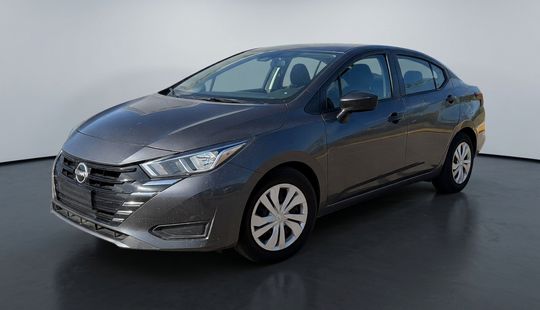 Nissan • Versa