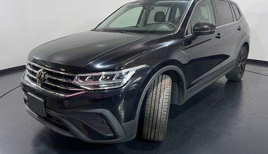 Volkswagen • Tiguan