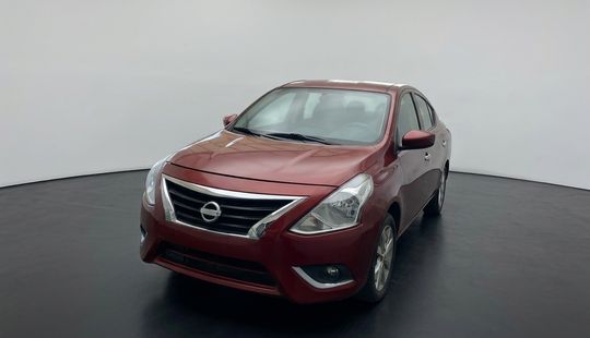 Nissan • Versa