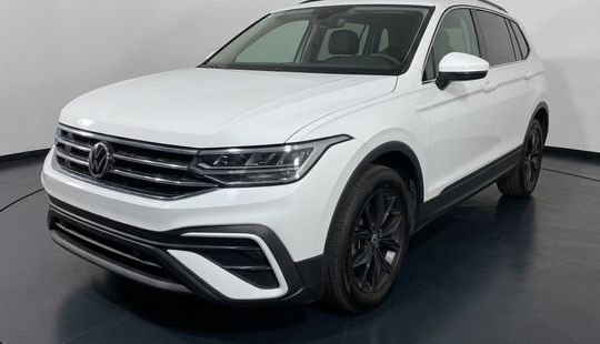 Volkswagen • Tiguan