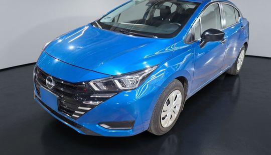 Nissan • Versa
