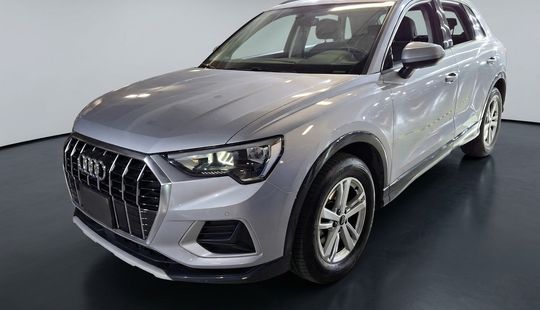 Audi • Q3
