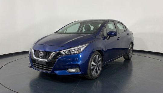 Nissan • Versa